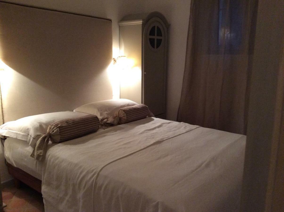 ガッサン Le Mas Amore Bed & Breakfast エクステリア 写真